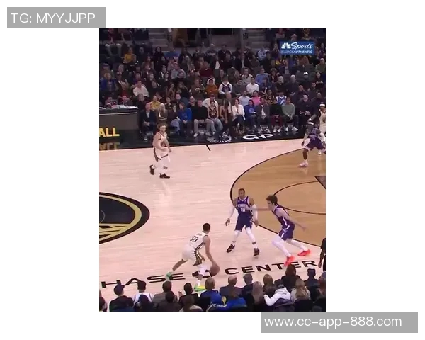 波杰姆在30分钟内多次砍下20分5篮板5助攻并命中5个三分追平库里勇士队史第二人