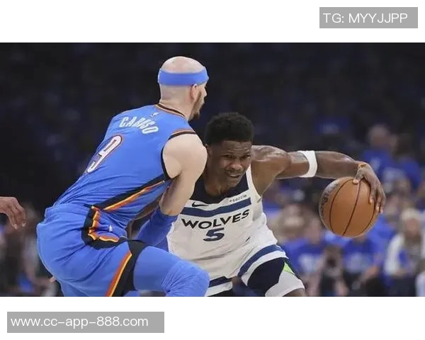 爱德华兹首节火力全开半场高效得分助球队继续进攻展现强大实力 爱德华兹首节火力全开半场高效得分助球队继续进攻展现强大实力